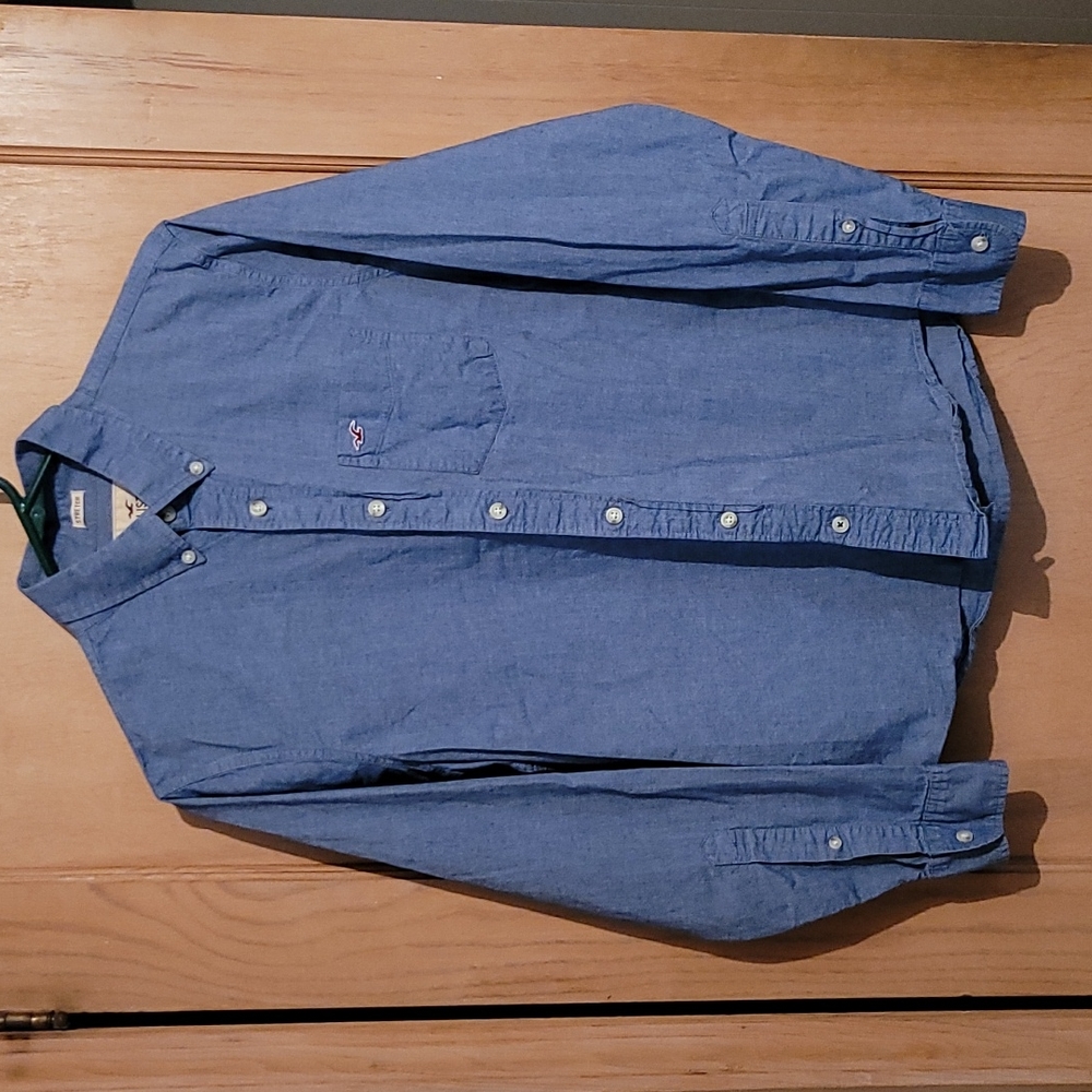 Hollister California  Men long sleeve button down Size M Chambray